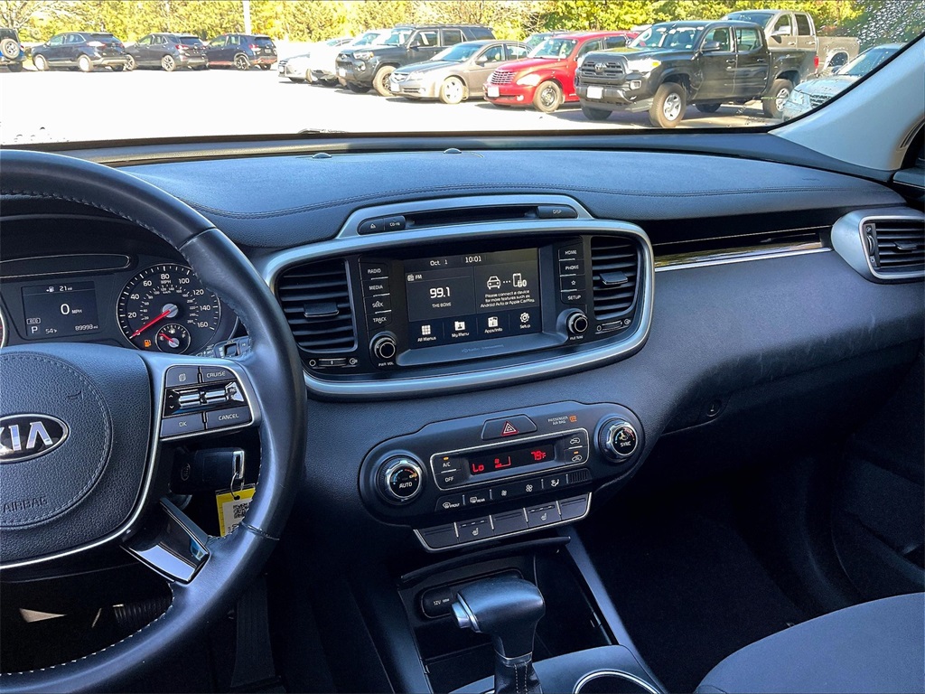 2019 Kia Sorento LX photo 17