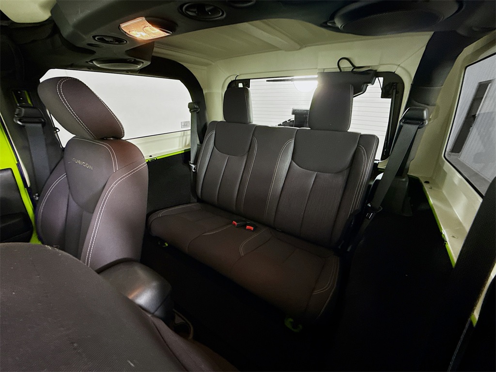 2013 Jeep Wrangler Rubicon photo 20