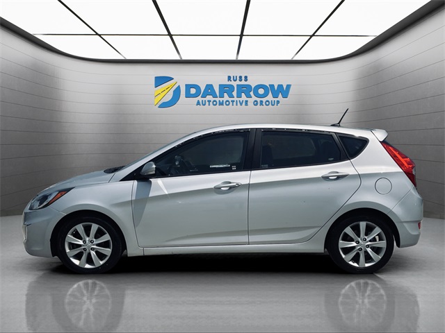 Used 2013 Hyundai Accent SE with VIN KMHCU5AE8DU117988 for sale in Wauwatosa, WI