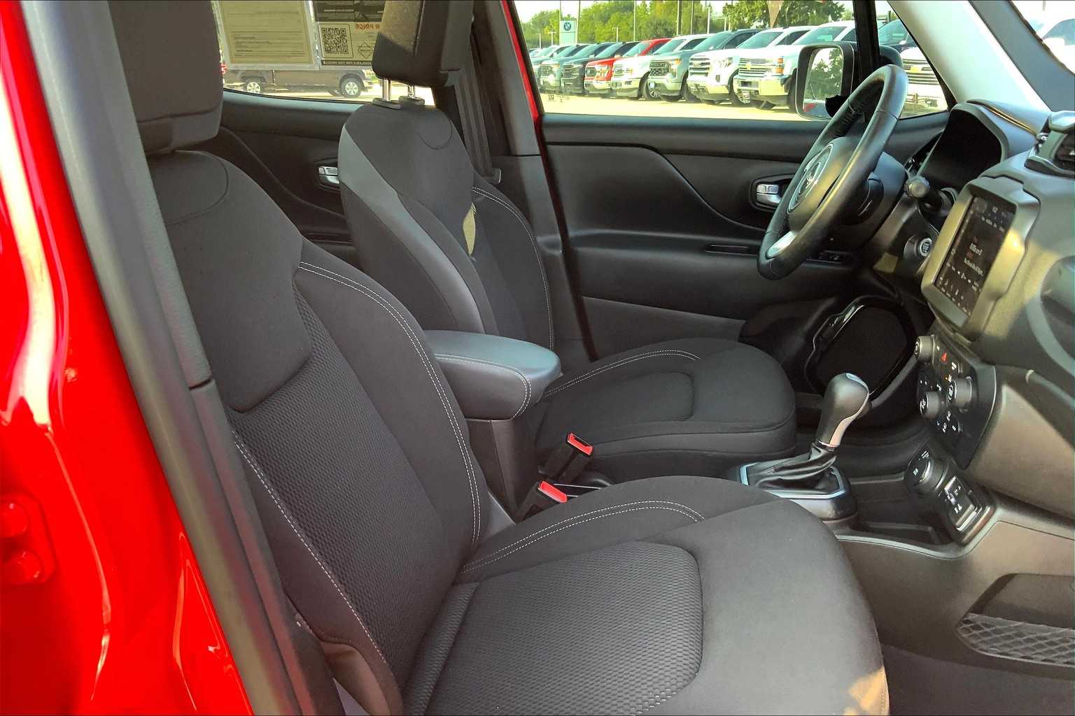 2023 Jeep Renegade Latitude photo 8
