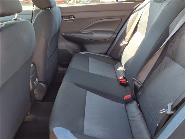 2025 Nissan Versa 1.6 SV photo 5