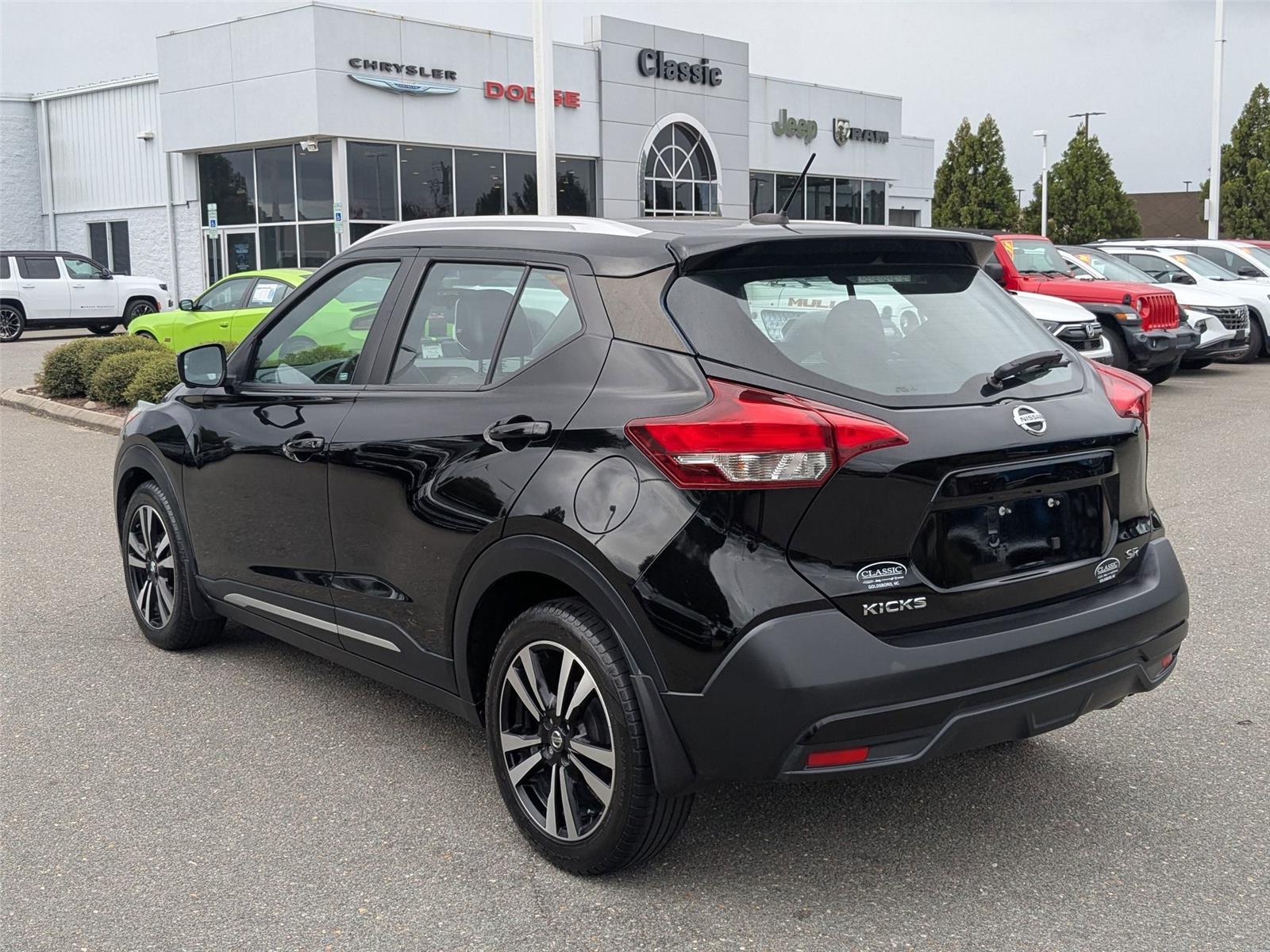 2019 Nissan Kicks SR photo 7