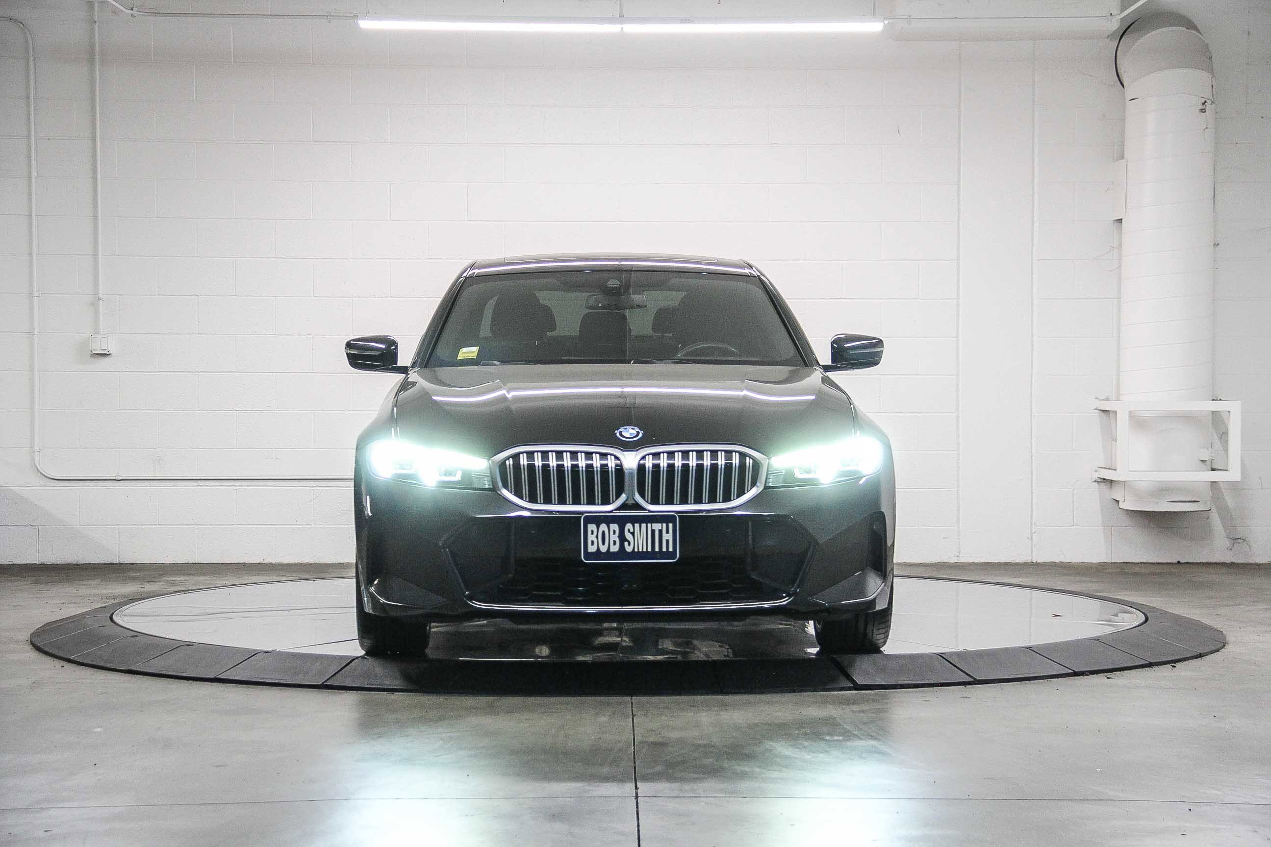 2023 Bmw 330e photo 2