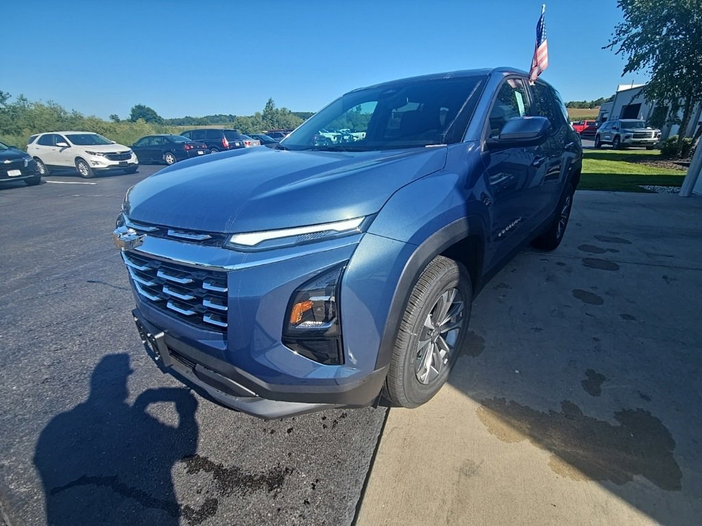 2026 Chevrolet Equinox LT photo 2