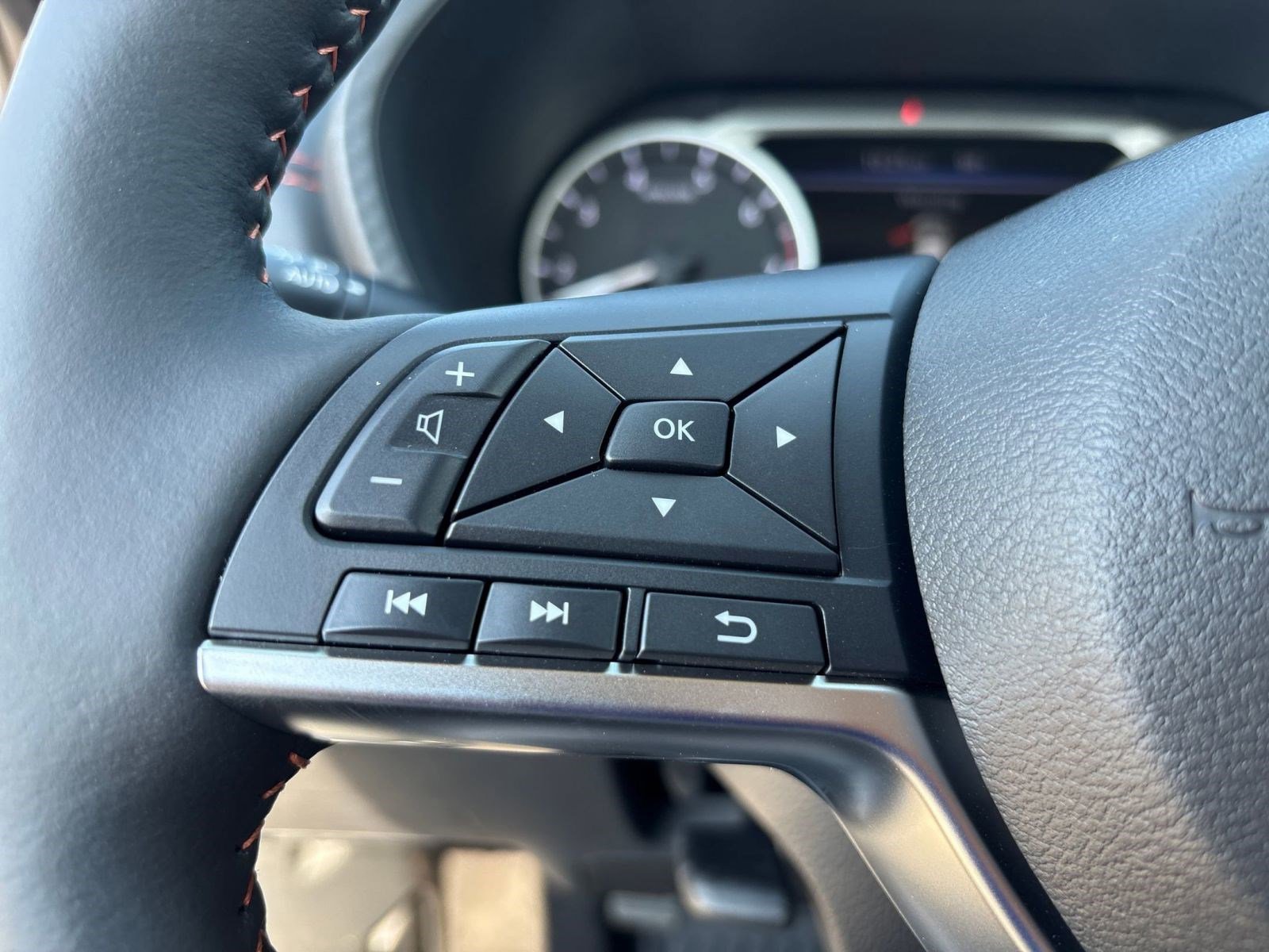 2025 Nissan Sentra SR photo 17