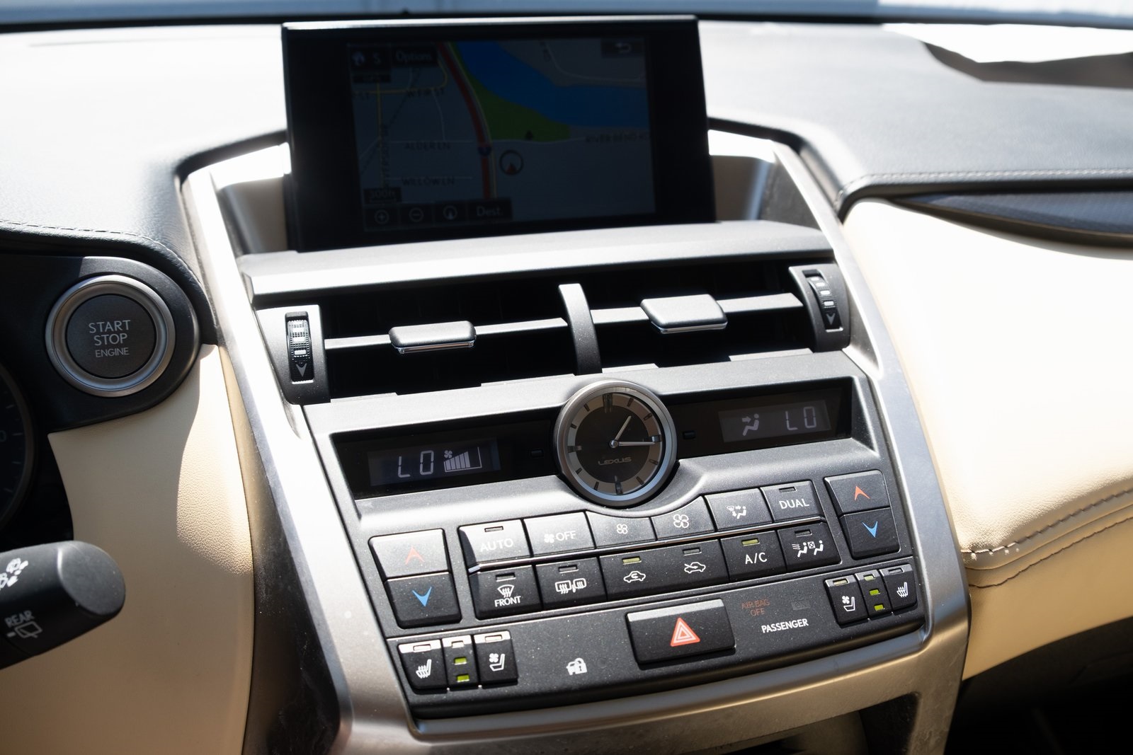 2016 Lexus NX 200t Luxury photo 3