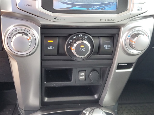 2017 Toyota 4Runner SR5 Premium photo 26