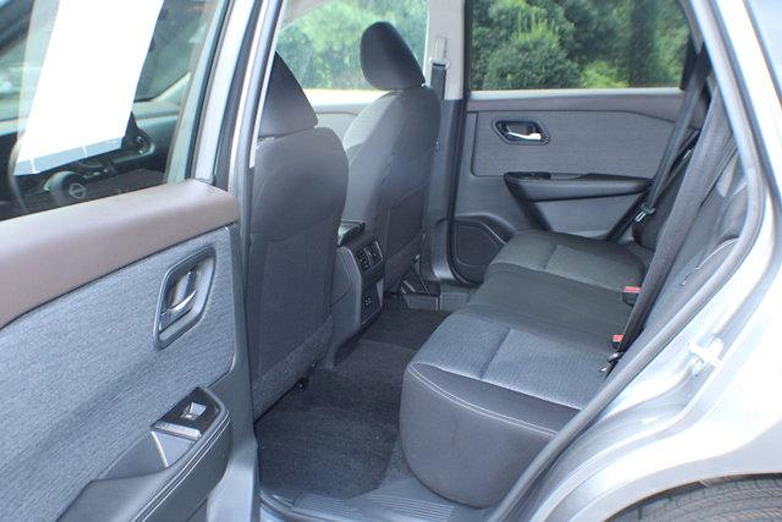 2023 Nissan Rogue SV photo 11