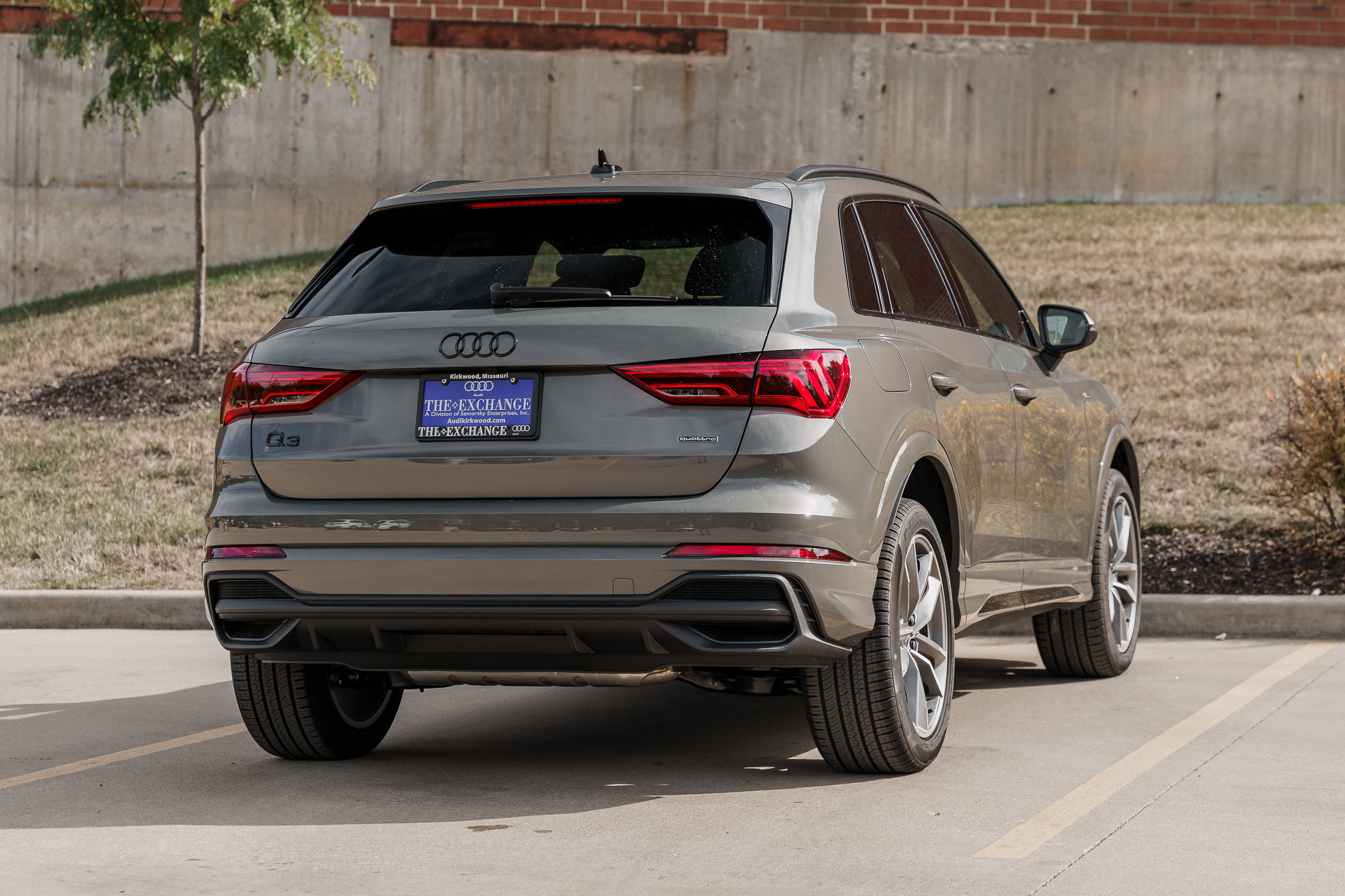 2025 Audi Q3 S line Premium photo 3