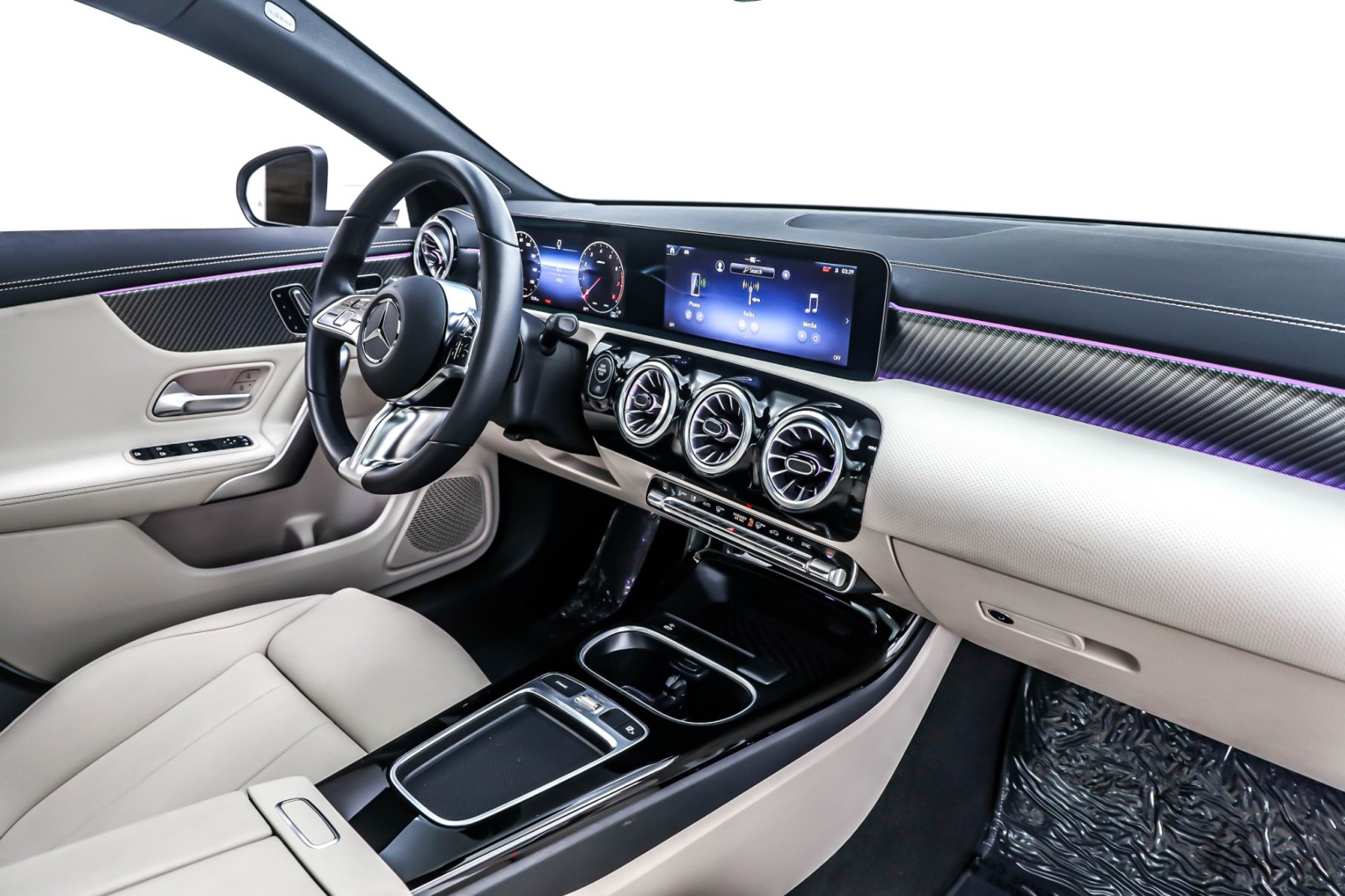 2025 Mercedes Benz CLA 250 photo 15