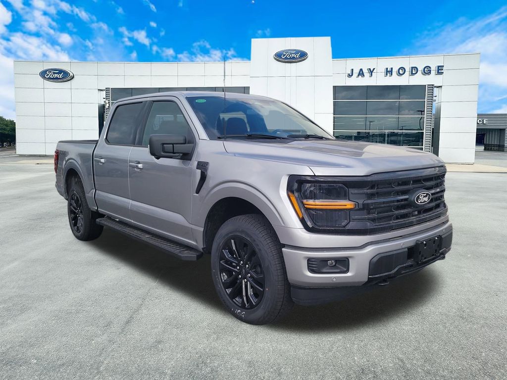 2025 Ford F-150 XLT's photo