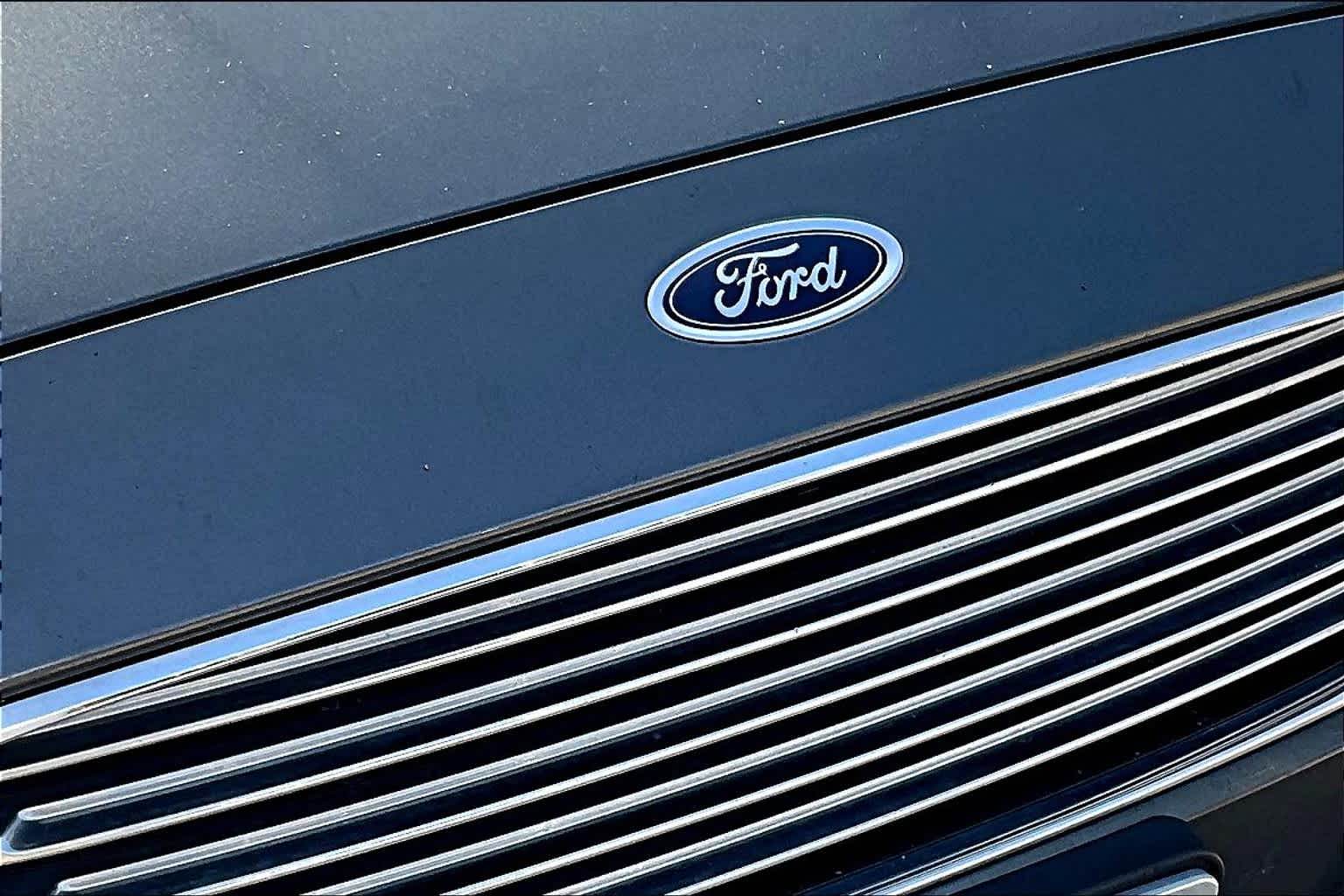 2018 Ford Fusion SE photo 27