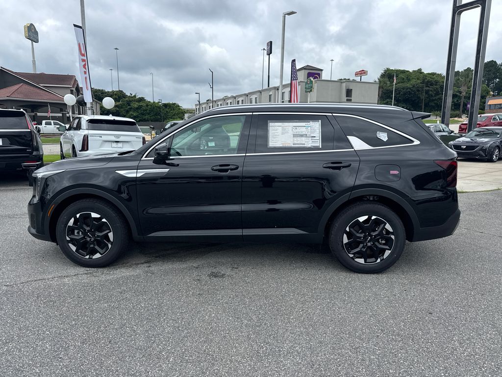 2025 Kia Sorento S photo 6