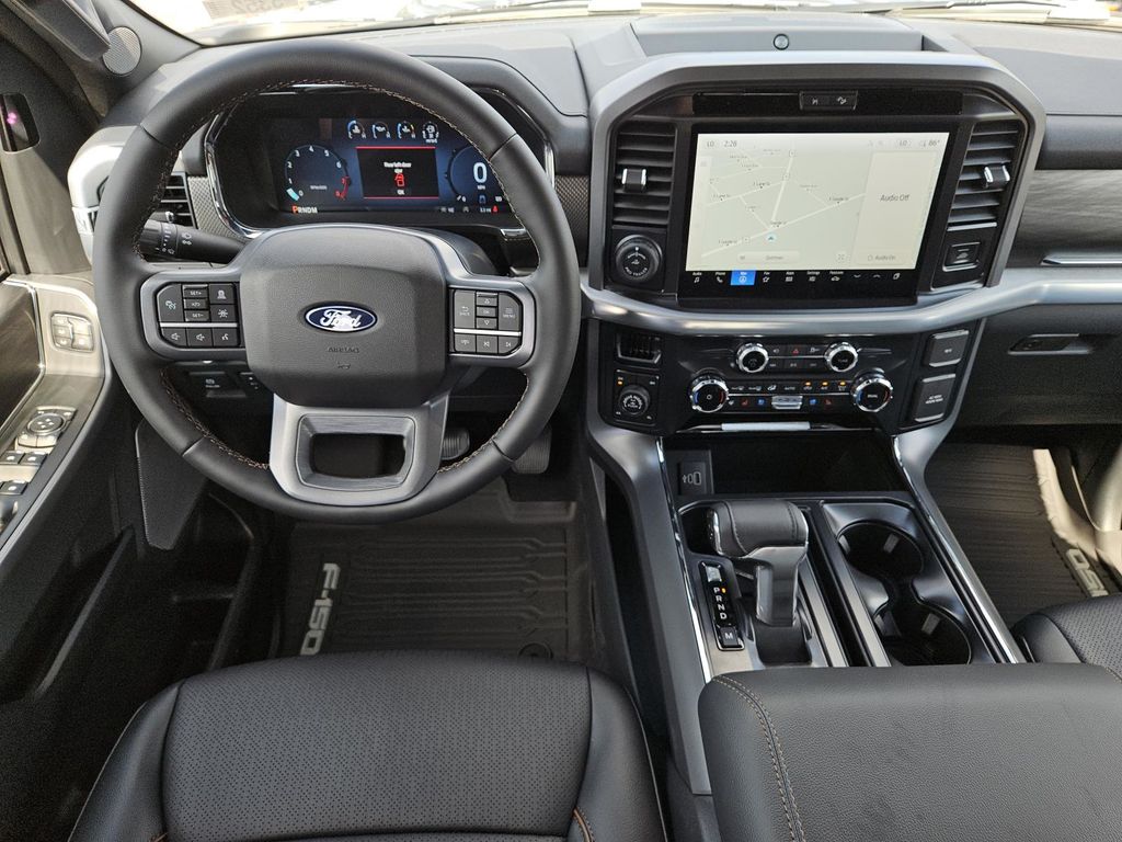 2025 Ford F-150 Lariat photo 4