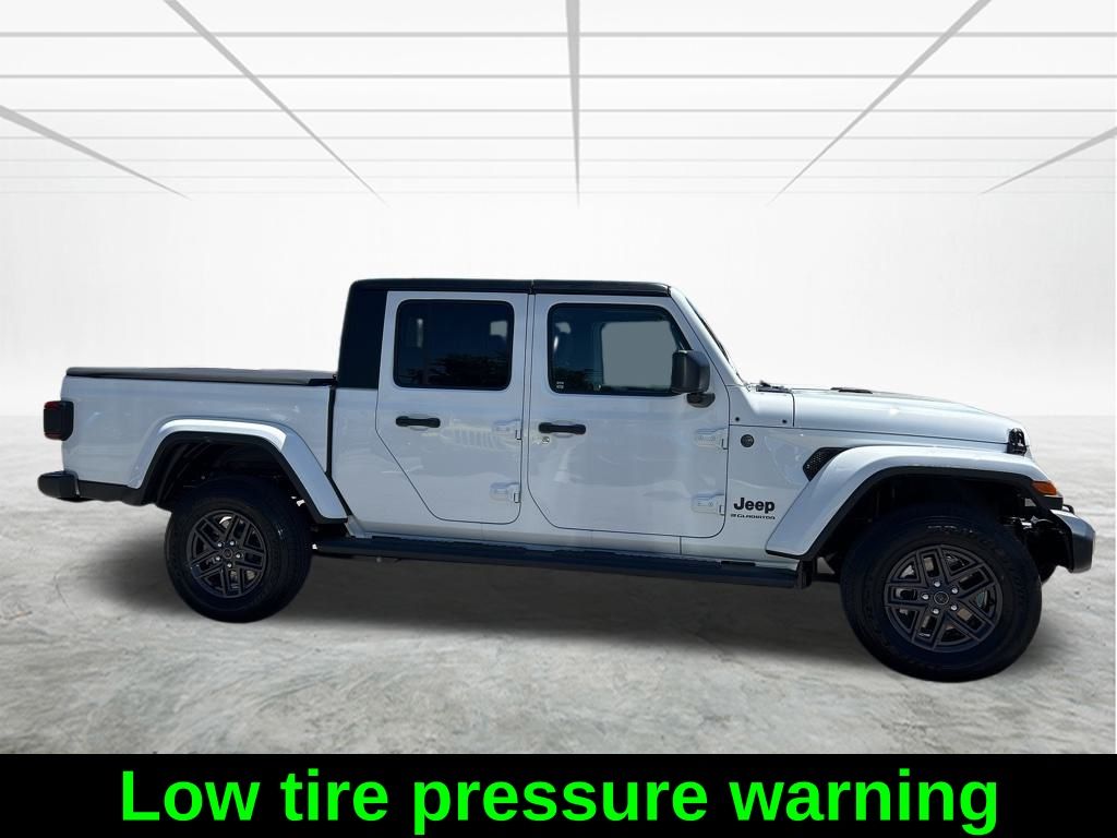 2024 Jeep Gladiator Sport S photo 4