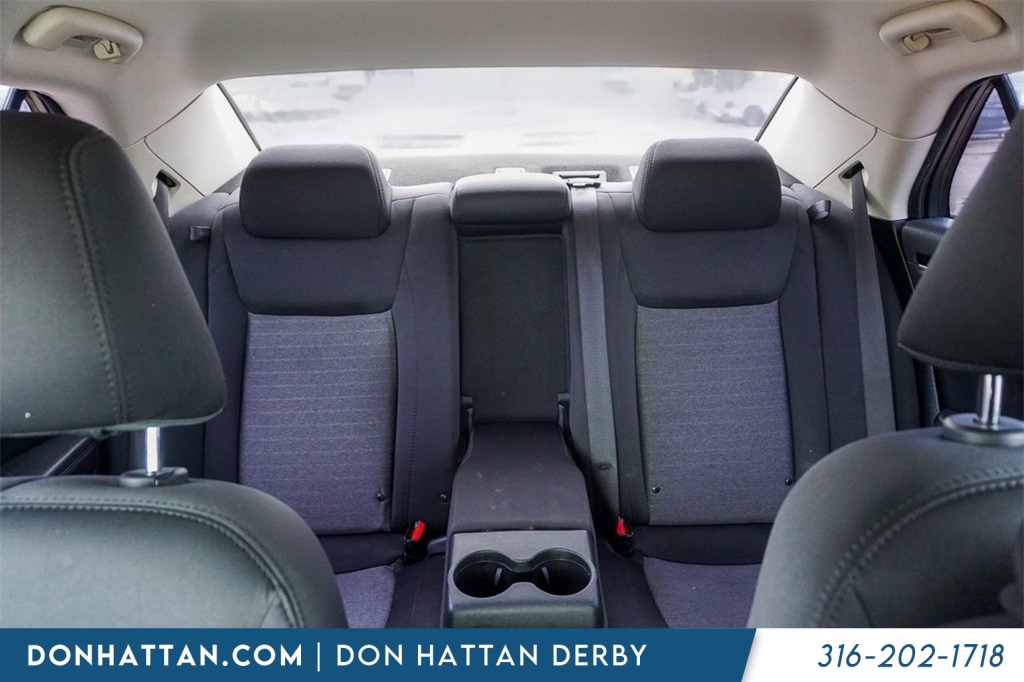 2023 Chrysler 300 Touring photo 3