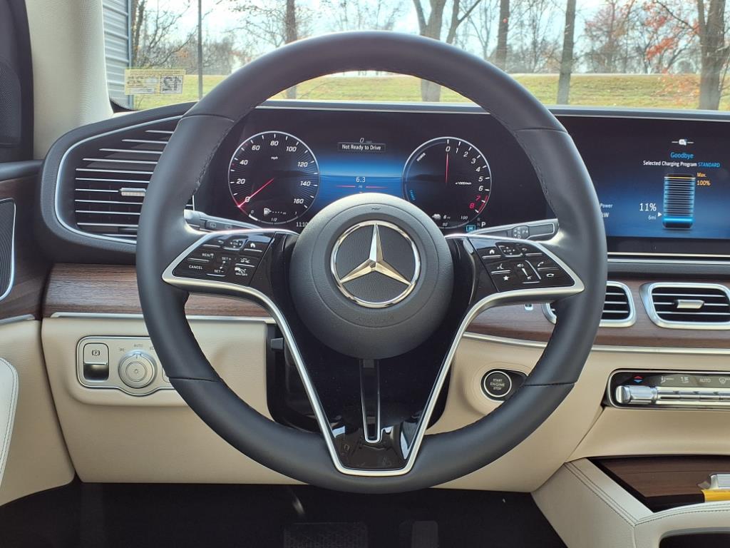 2025 Mercedes Benz GLE 450e 4MATIC photo 3