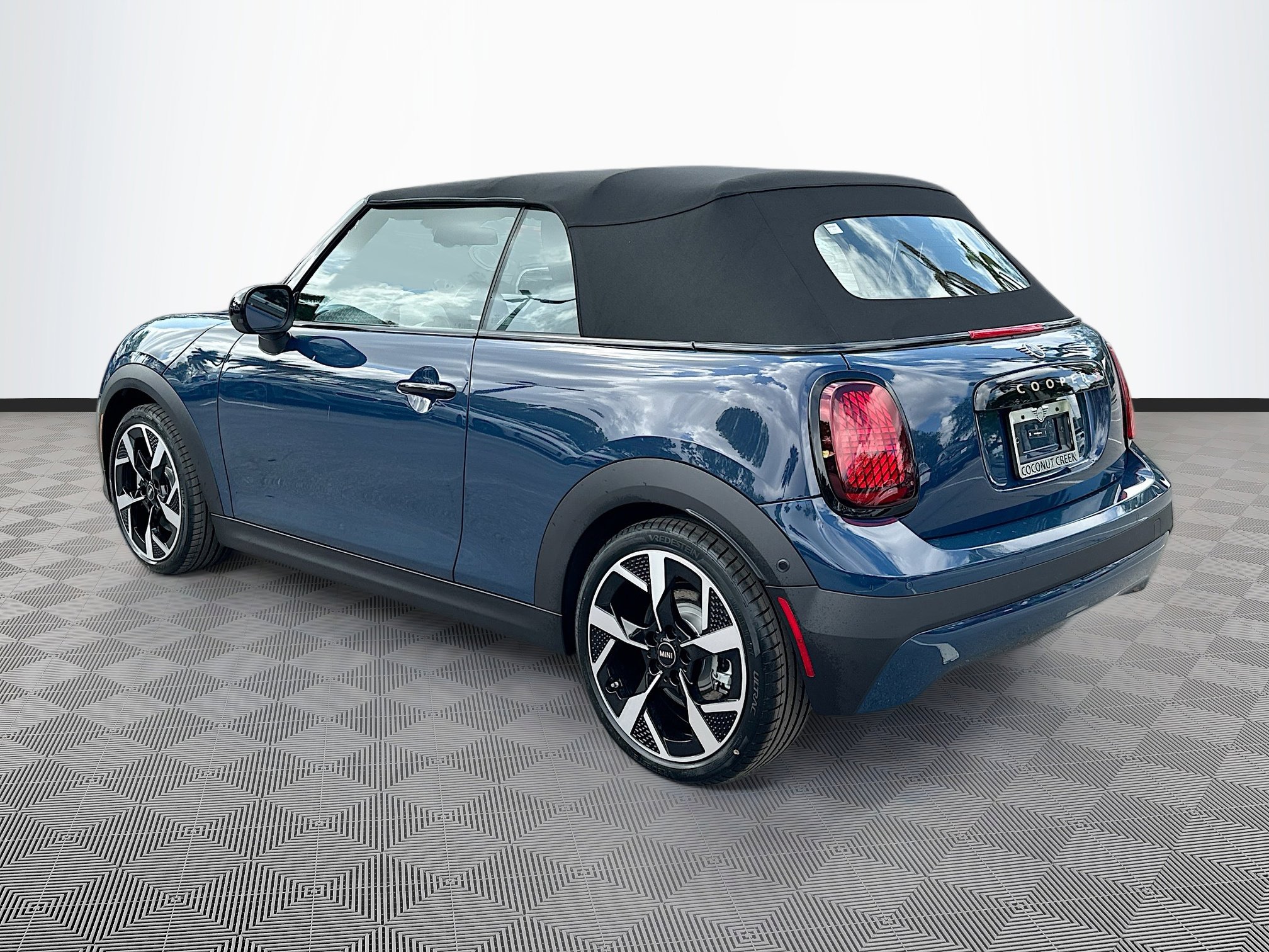 2025 Mini Cooper Convertible Signature photo 5