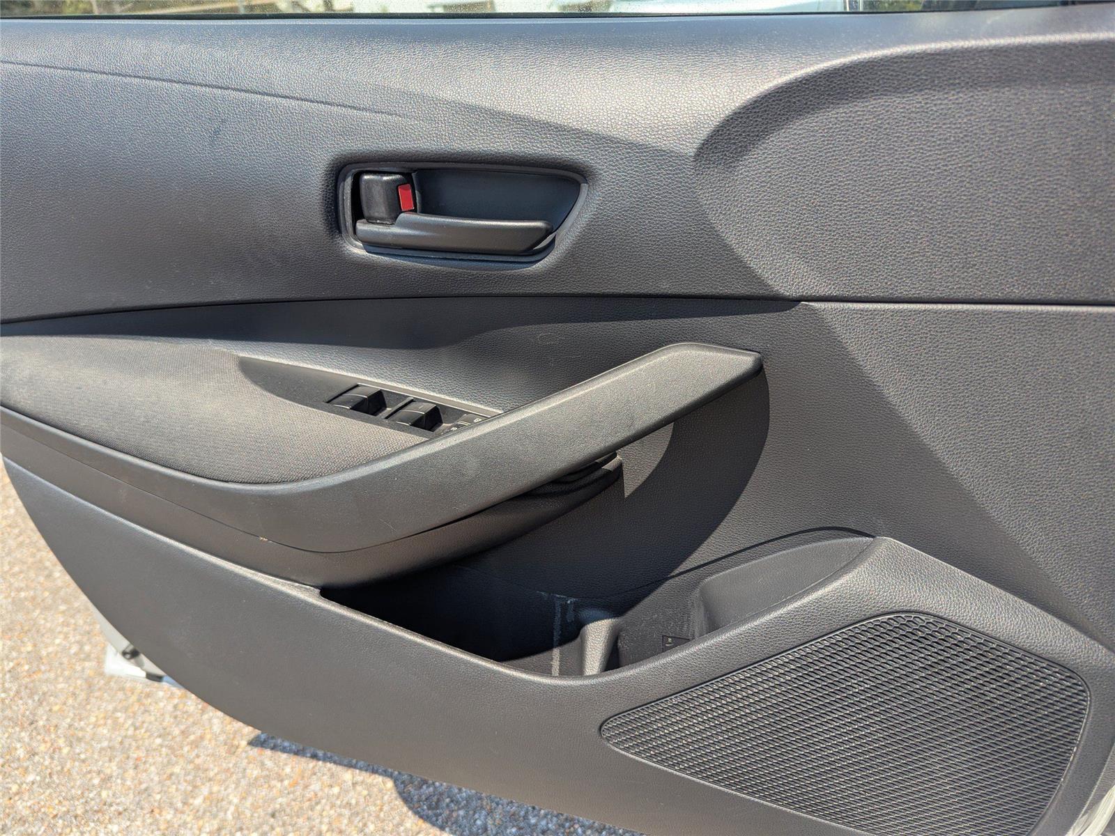 2022 Toyota Corolla LE photo 20