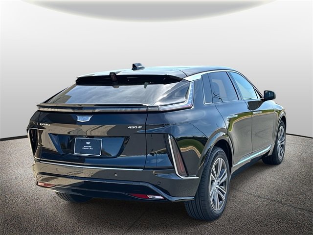 2025 Cadillac Lyriq Luxury photo 2
