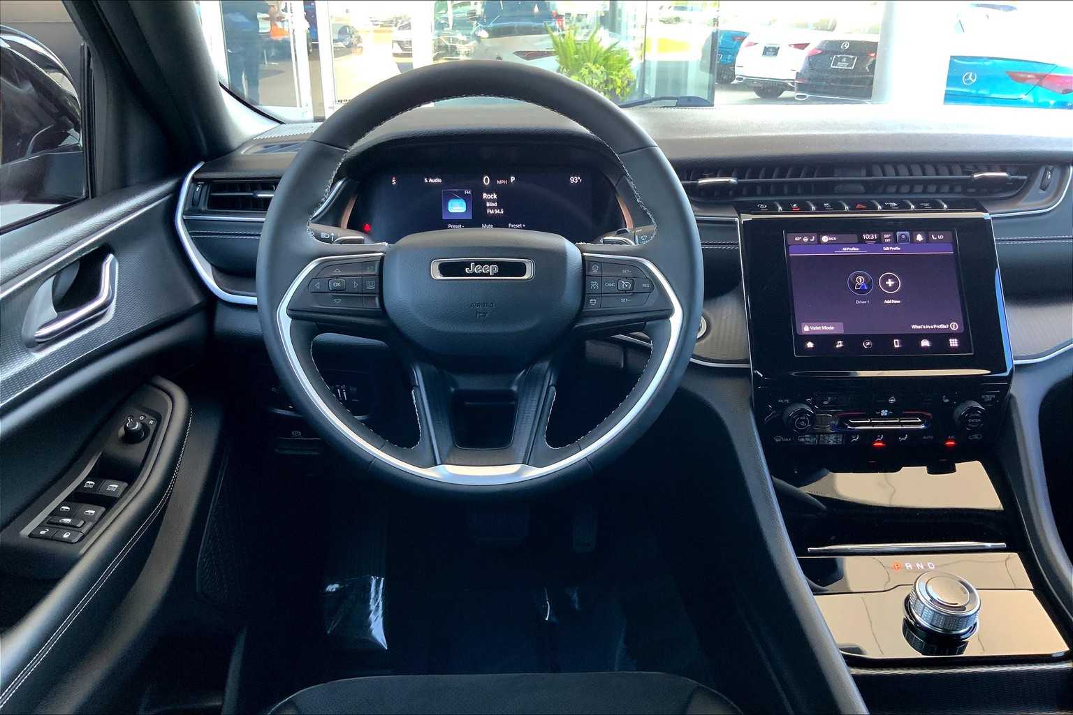 2024 Jeep Grand Cherokee Altitude photo 4