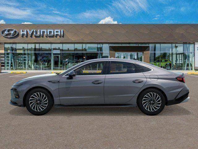 2025 Hyundai Sonata Hybrid SEL photo 3