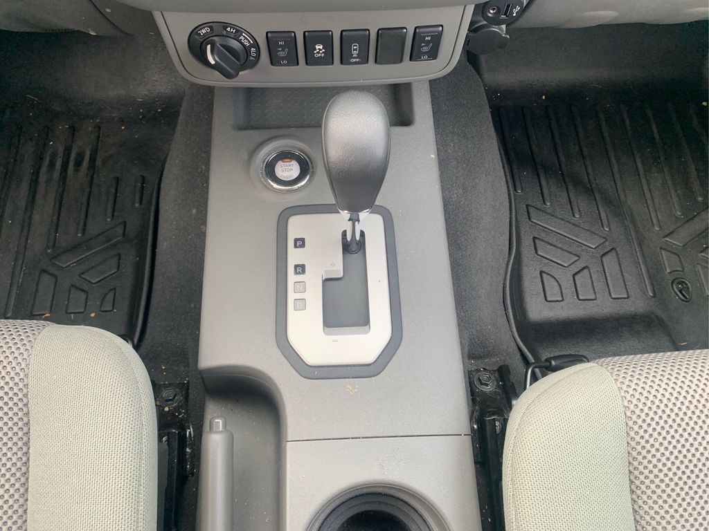 2020 Nissan Frontier SV photo 18