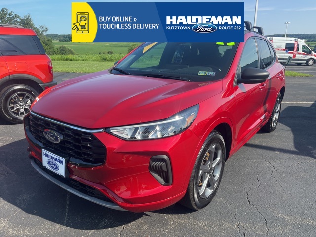 2023 Ford Escape ST-Line's photo