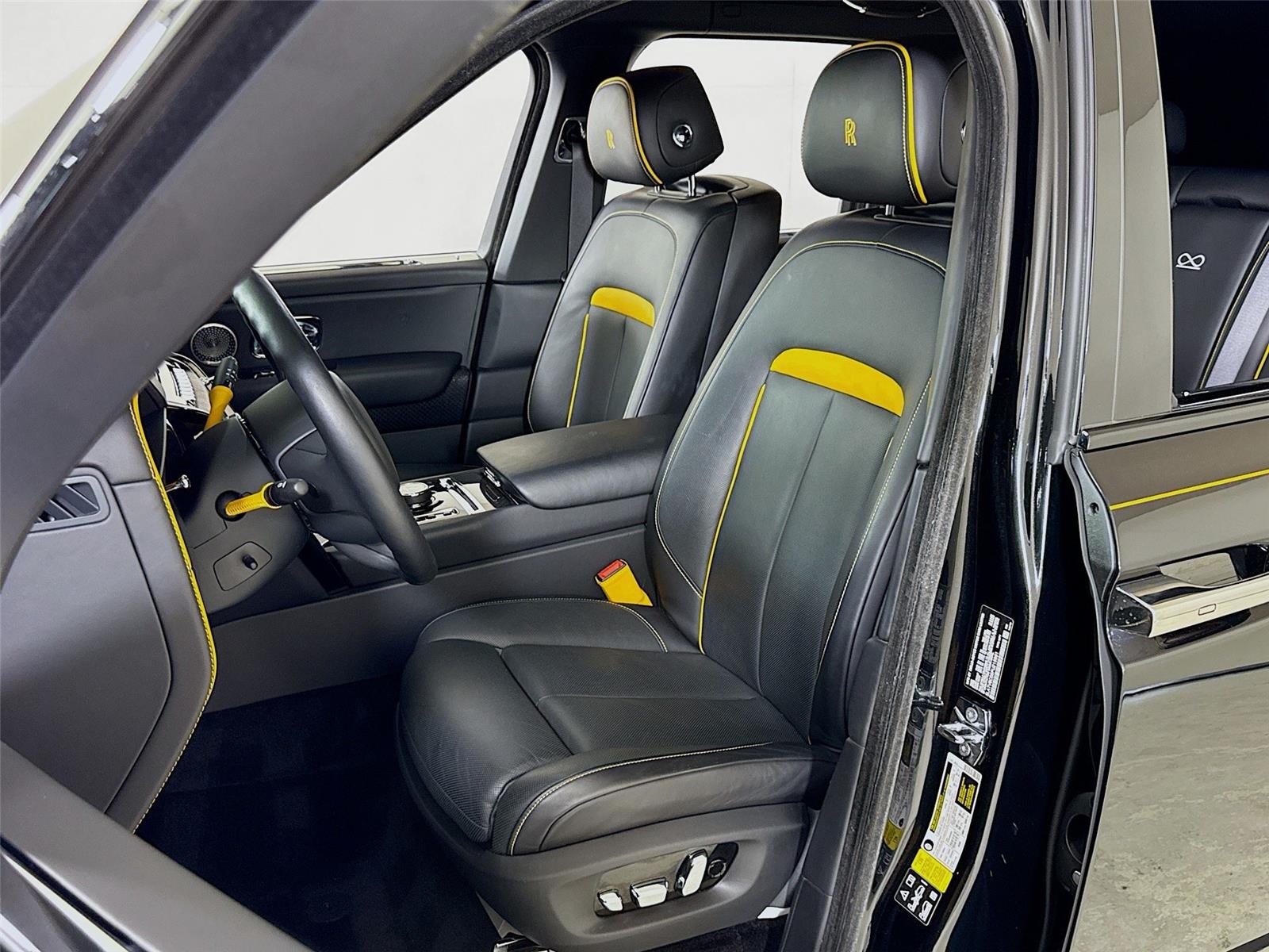 2023 Rolls Royce Cullinan Black Badge photo 12