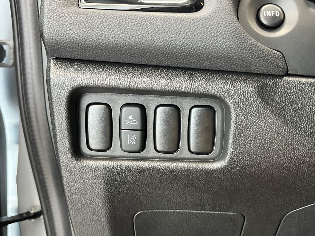 2024 Mitsubishi Outlander Sport LE photo 18