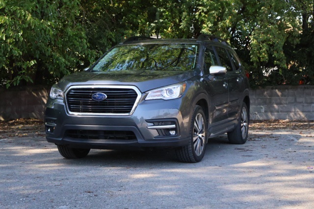 2022 Subaru Ascent Touring photo 2