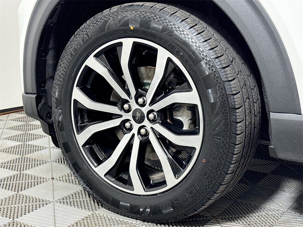 2022 Ford Explorer ST-Line photo 25