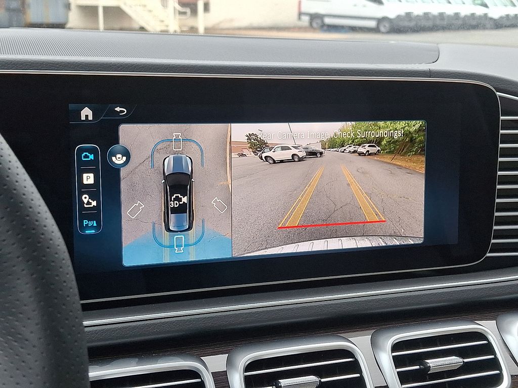 2026 Mercedes Benz GLS 450 4MATIC photo 14
