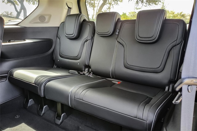 2025 Infiniti QX80 Luxe photo 21