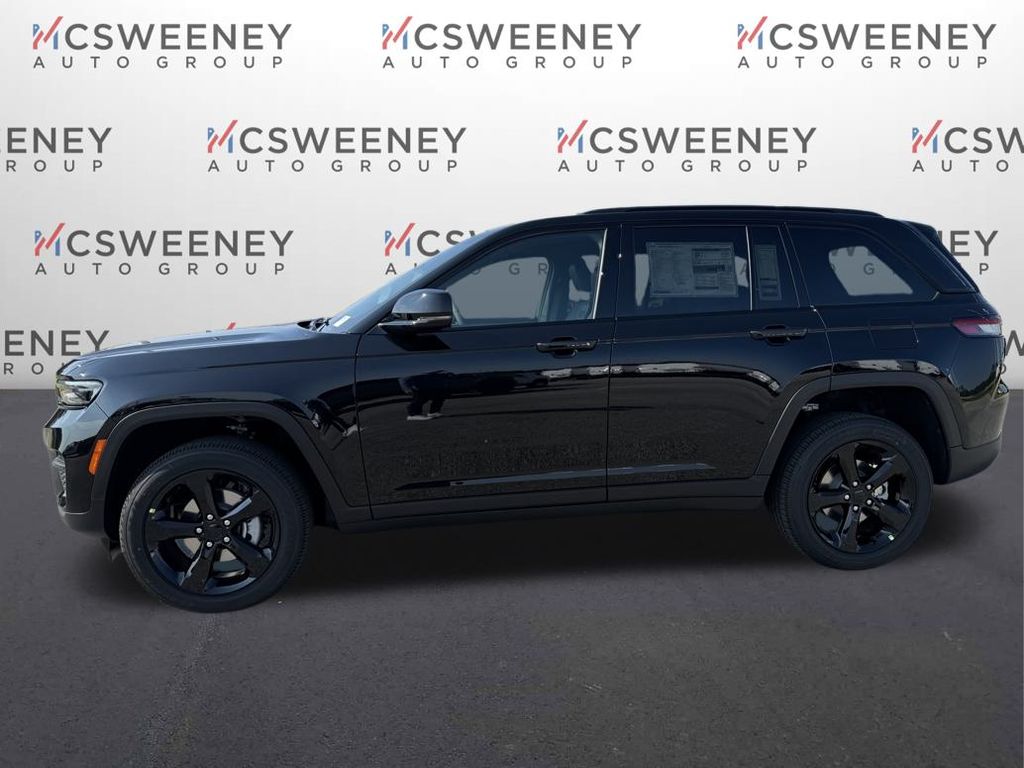 2025 Jeep Grand Cherokee Altitude X photo 2