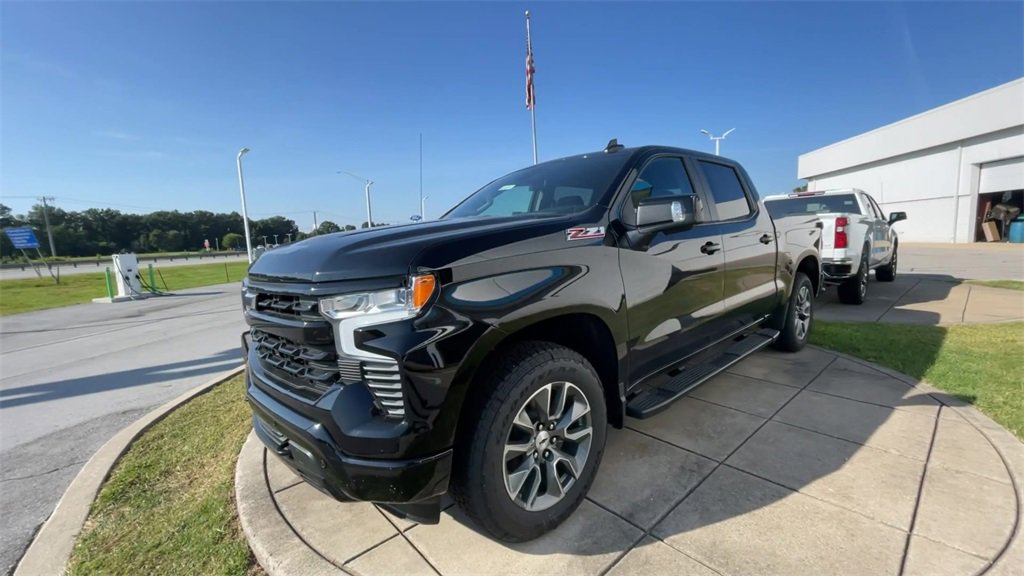 2026 Chevrolet Silverado 1500 RST photo 3