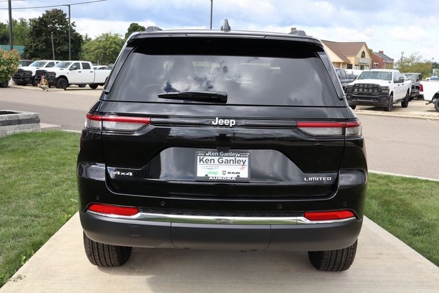 2025 Jeep Grand Cherokee Limited photo 24