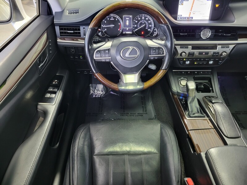 2016 Lexus ES 350 photo 13