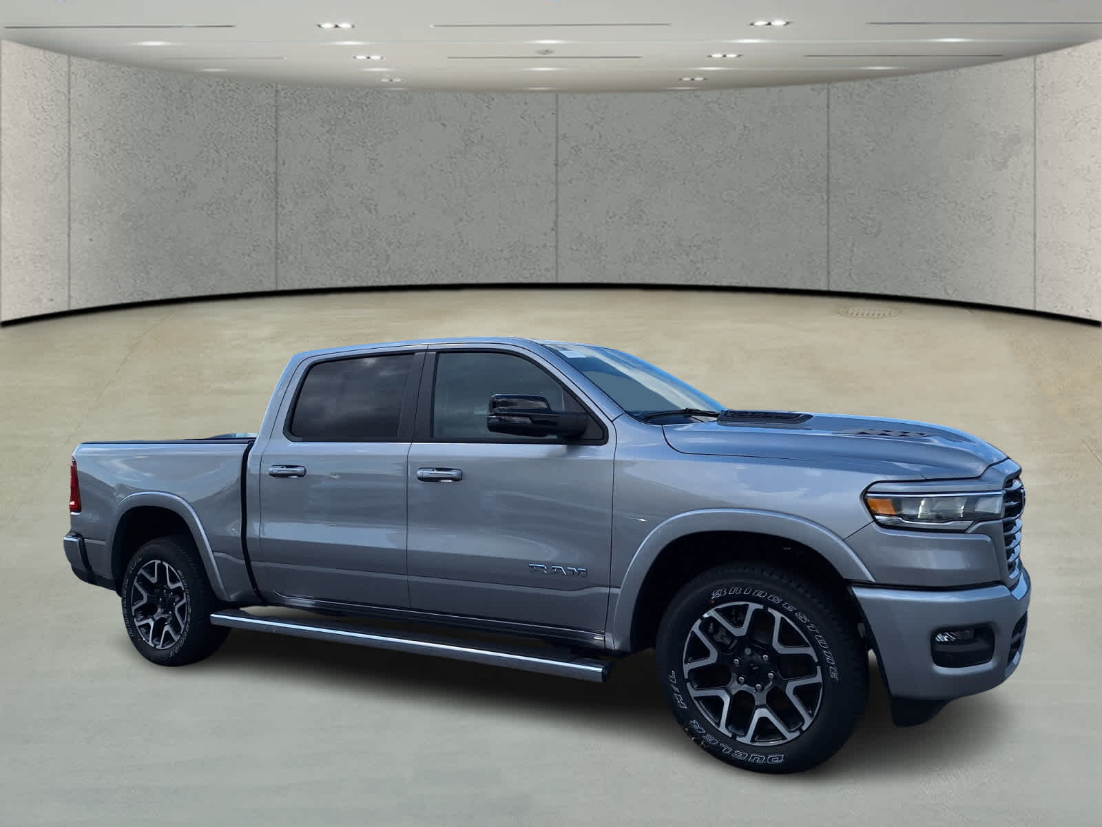 2025 Ram 1500 Laramie photo 3
