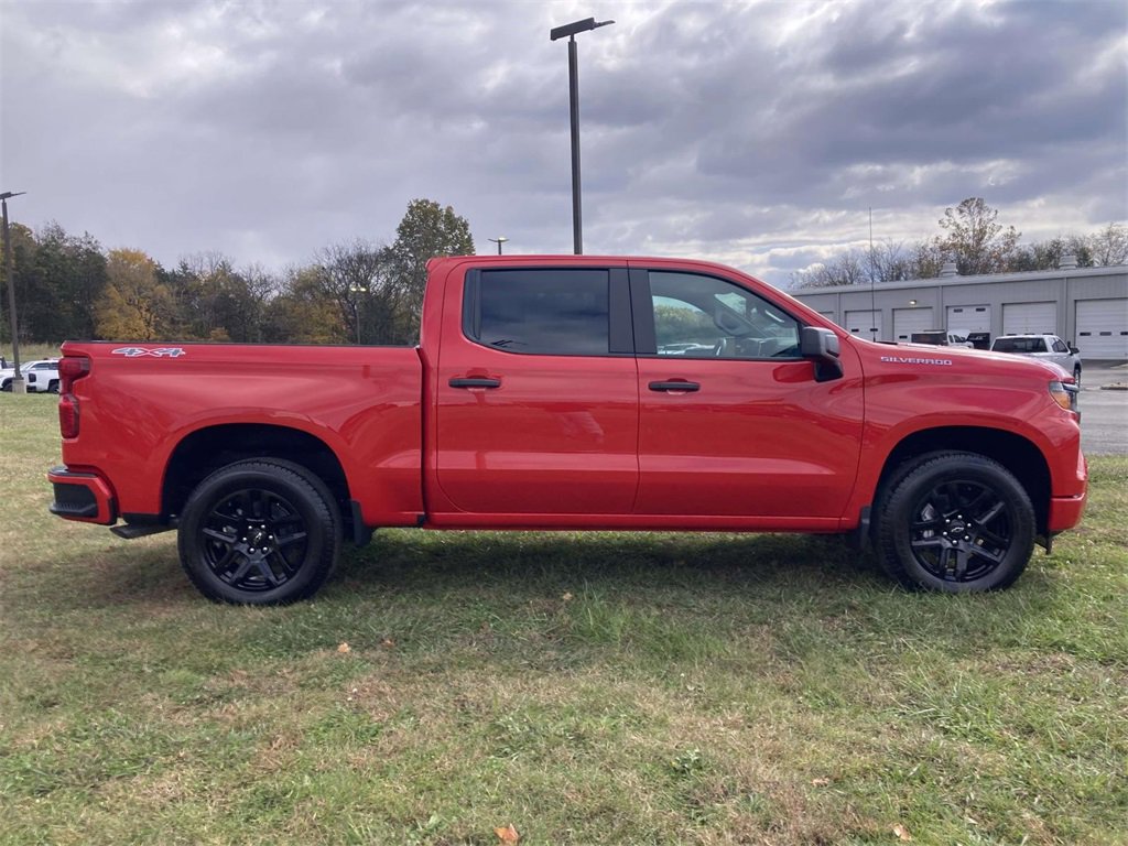 2026 Chevrolet Silverado 1500 Custom photo 2