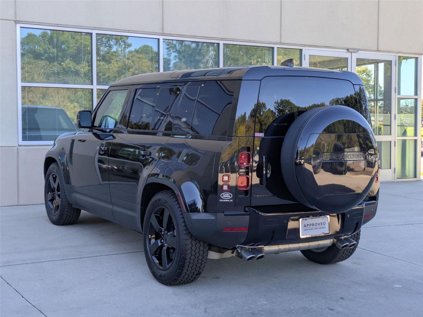 2024 Land Rover Defender SE photo 4