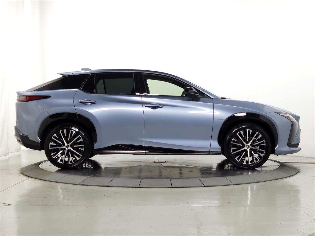 2023 Lexus RZ 450e photo 11