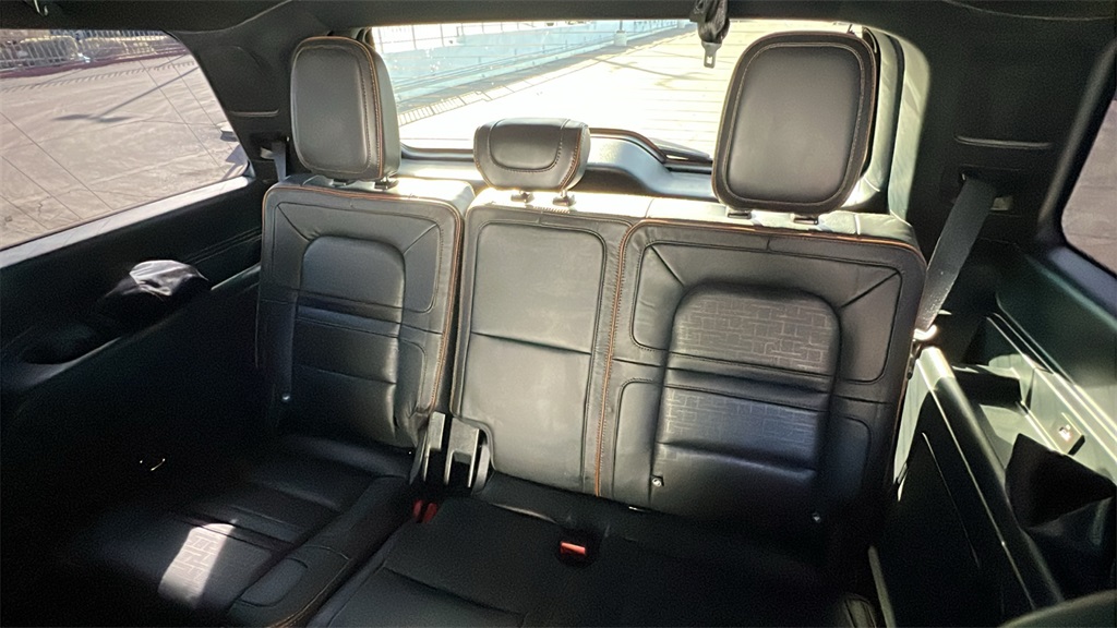 2022 Lincoln Navigator Black Label photo 4