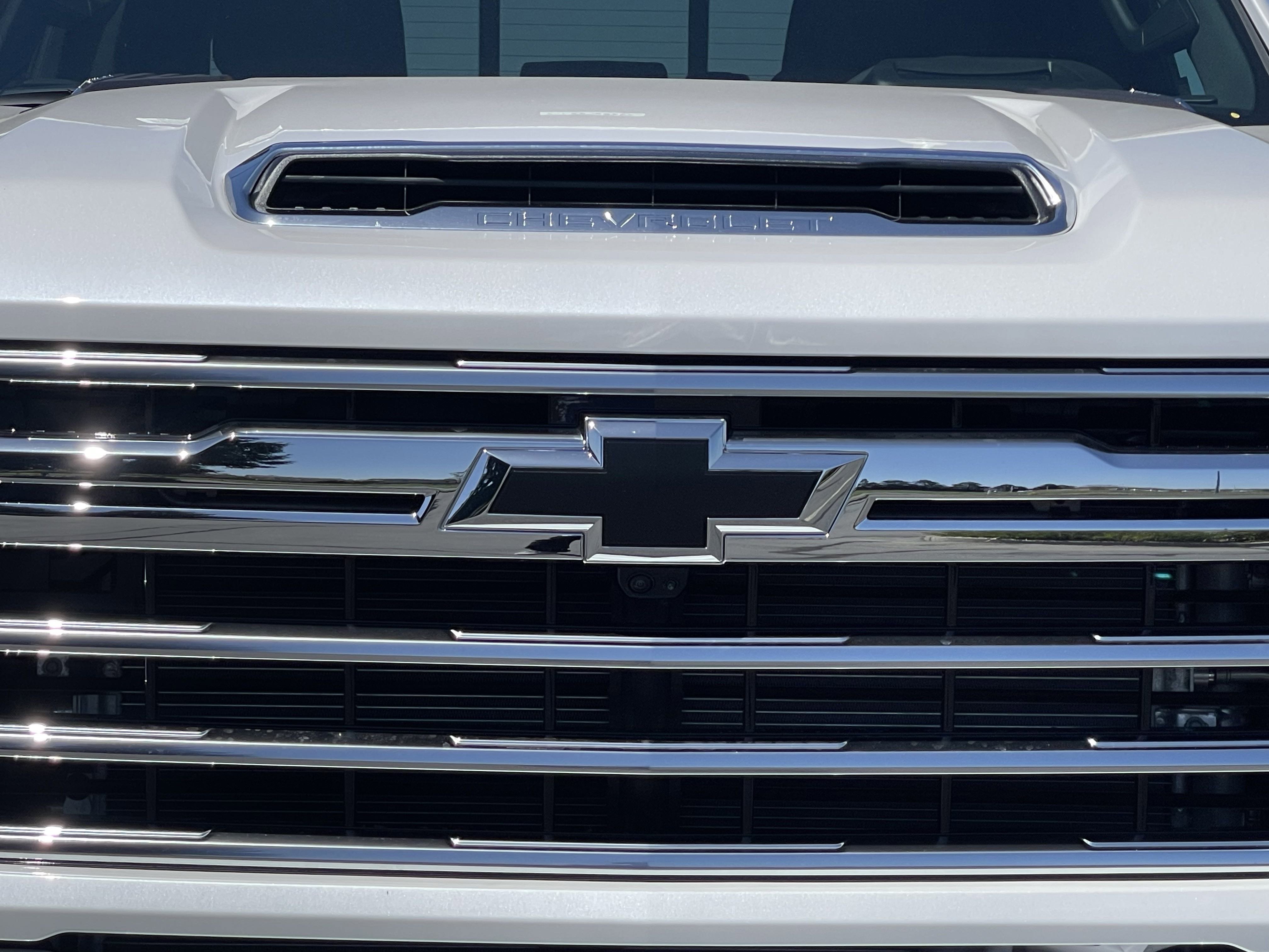 2025 Chevrolet Silverado 2500HD High Country photo 4