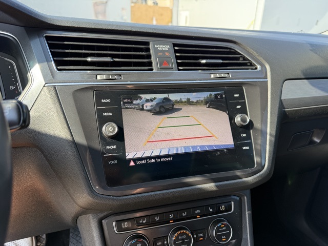 2020 Volkswagen Tiguan SEL photo 16