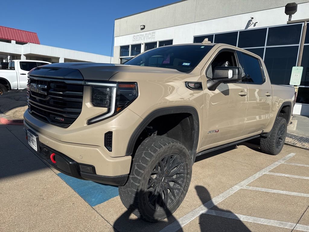 2022 GMC Sierra 1500 AT4's photo
