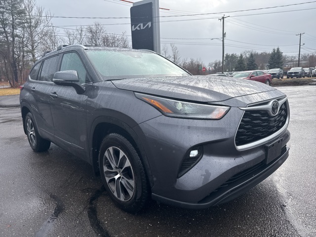 2021 Toyota Highlander XLE's photo