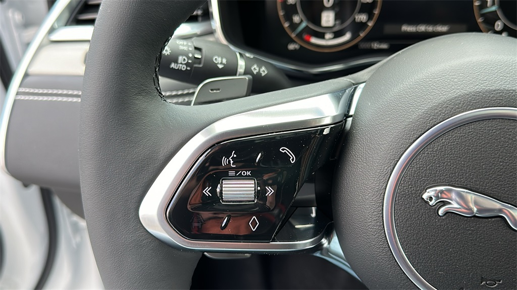 2024 Jaguar XF P300 R-Dynamic SE photo 14