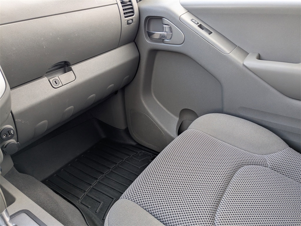 2019 Nissan Frontier SV photo 18