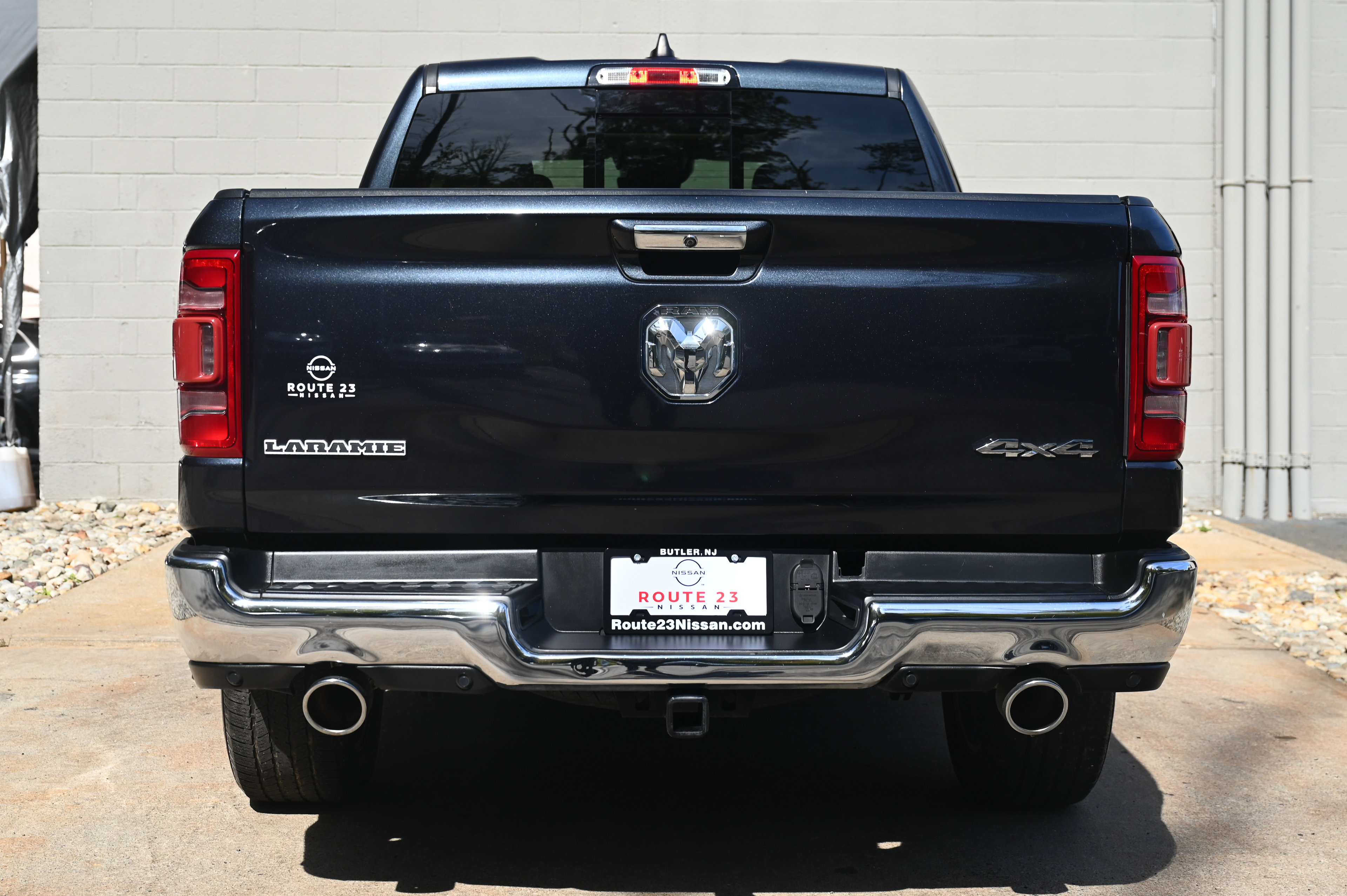 2019 Ram 1500 Laramie photo 2